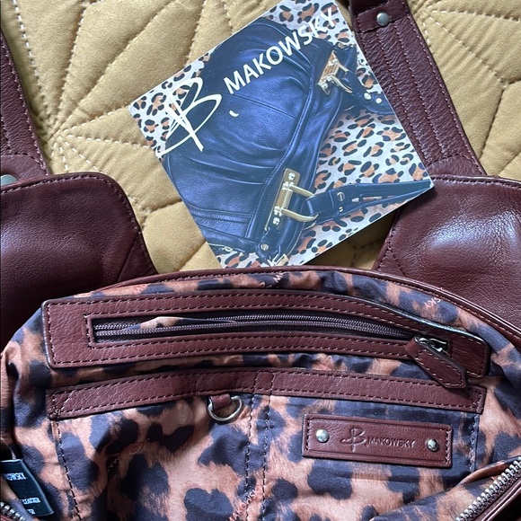 B Makowsky Brown Shoulder Bag with Double Handles and Magnetic Closures - Picture 6 of 8